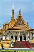 Phnom Penh - The Royal Palace, Preah Tineang Tevea Vinichhay (Throne Hall)